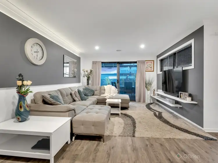 13 Strathcona Avenue, Clyde VIC 3978