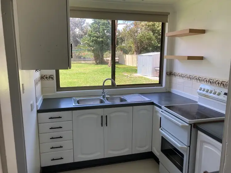 Second view of Homely house listing, 8 Lakeview Parade, Primbee NSW 2502