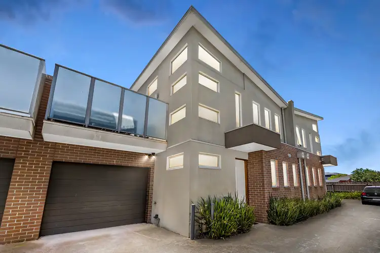 4/11 Churchill Avenue, Maidstone VIC 3012