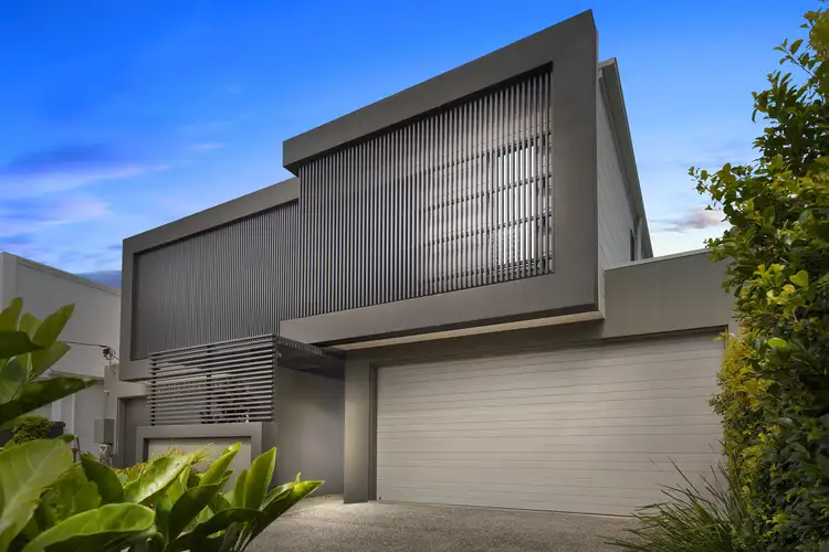 2/4 Sunrise Avenue, Coolum Beach QLD 4573