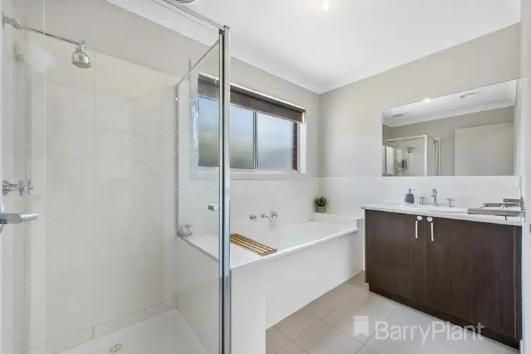 Fifth view of Homely unit listing, 15/20-22 Roslyn Park Drive, Melton West VIC 3337