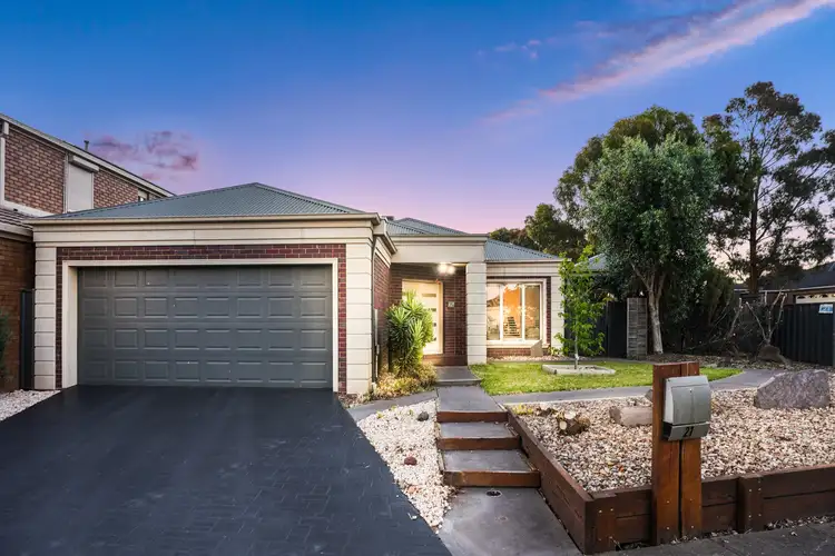 21 Peppermint Crescent, Manor Lakes VIC 3024