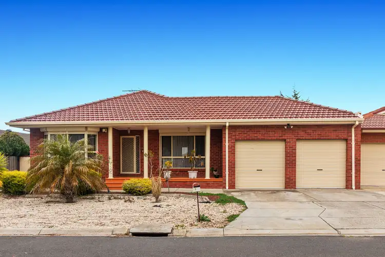 10 Roche Street, St Albans VIC 3021