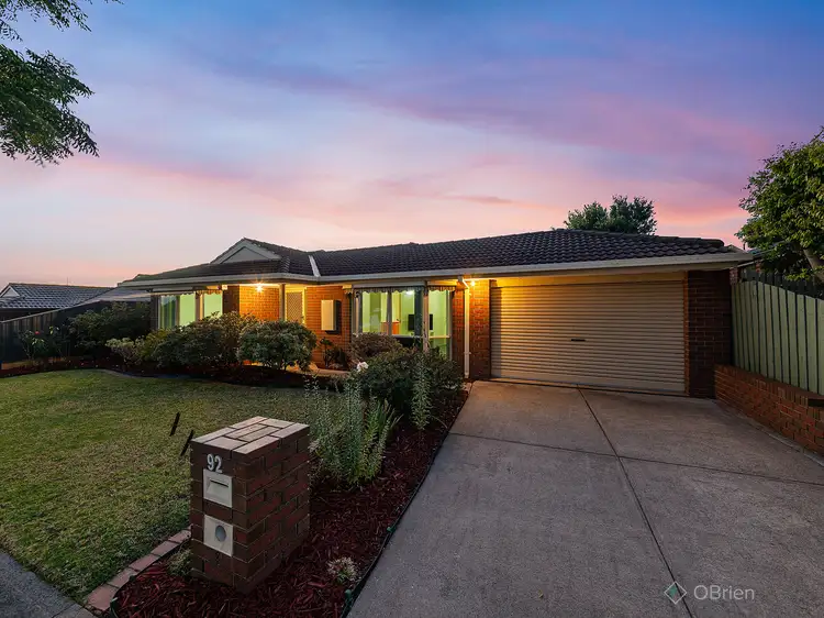 92 Courtenay Avenue, Cranbourne North VIC 3977