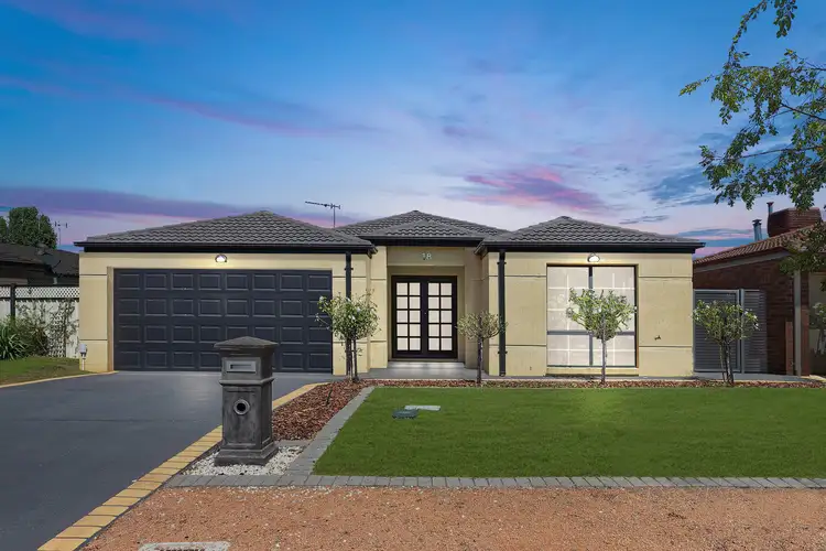 18 Tarrant Crescent, Dunlop ACT 2615