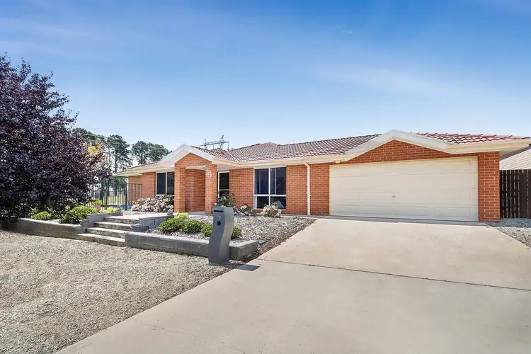 16 Hazelton Street, Macgregor ACT 2615