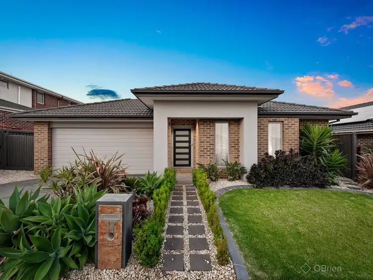 17 Carberry Drive, Clyde North VIC 3978