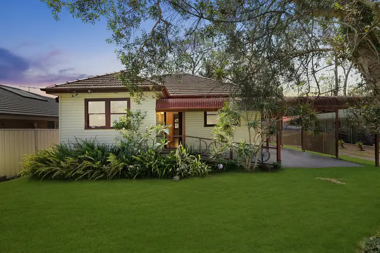 14 Murrumbong Road, Summerland Point NSW 2259