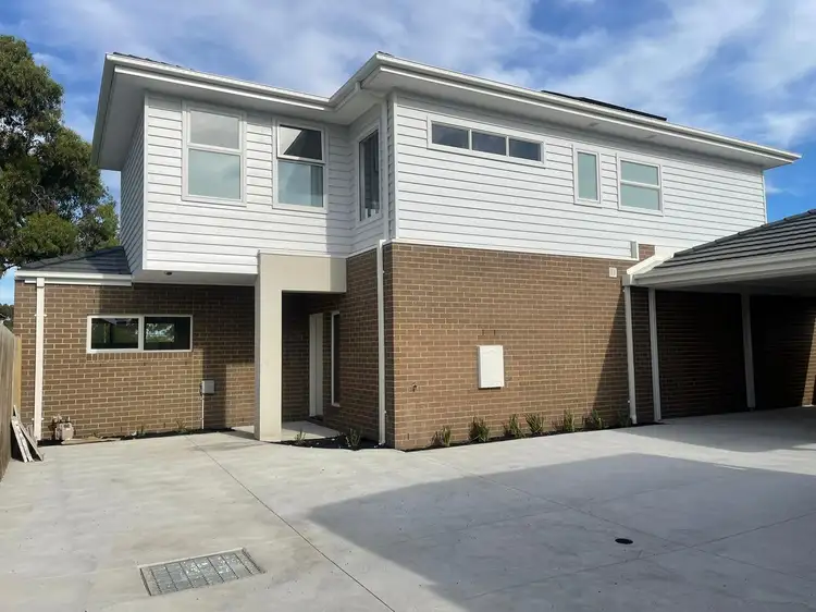 Main view of Homely unit listing, 2/32 Kynoch Street, Deer Park VIC 3023