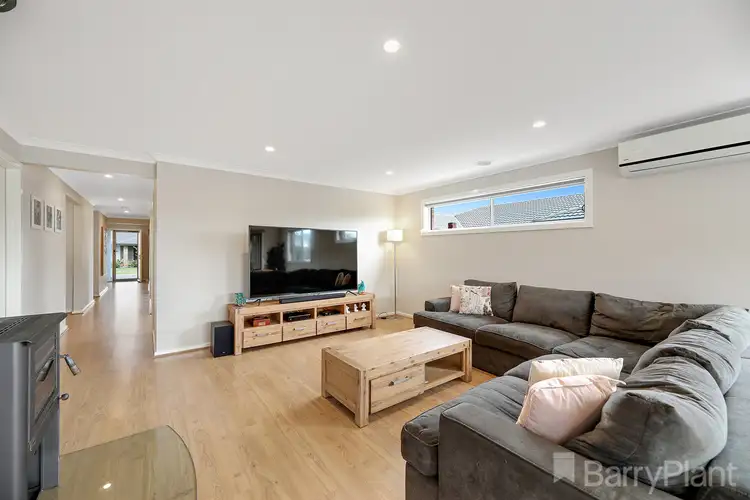 Second view of Homely house listing, 7 Gary Avenue, Drouin VIC 3818