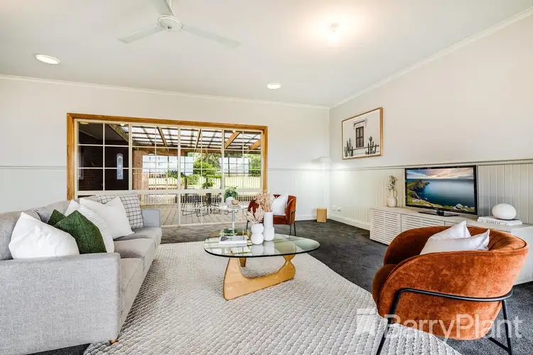 Third view of Homely house listing, 8 Villawood Court, Highton VIC 3216