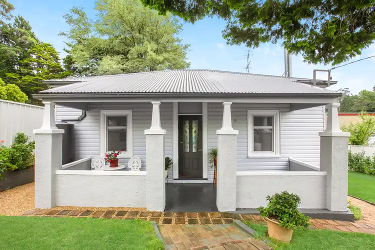 10 Whitton Street, Katoomba NSW 2780