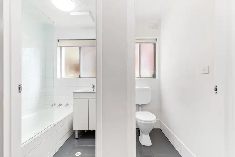 Fourth view of Homely apartment listing, 1/3 Francis Street, Dee Why NSW 2099