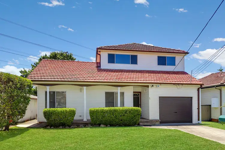 11 Edna Avenue, Toongabbie NSW 2146