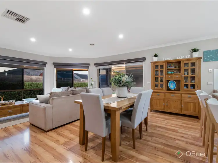 Fifth view of Homely house listing, 7 Brokenwood Court, Langwarrin VIC 3910