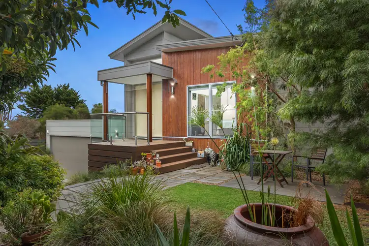 4 Chunar Grove, Mccrae VIC 3938
