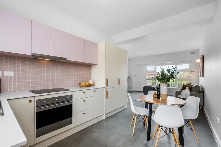 2/19 Renwick Street, West Beach SA 5024