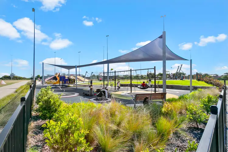 17 Eyre Street, Chifley NSW 2036
