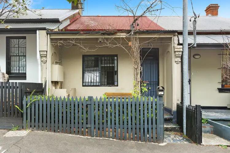 102 Hordern Street