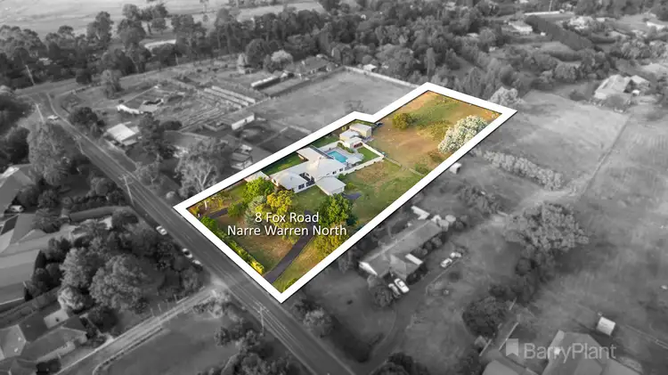 8 Fox Road, Narre Warren North VIC 3804