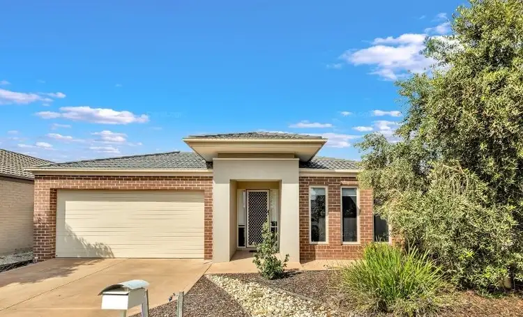 6 Barrus Grove, Wyndham Vale VIC 3024