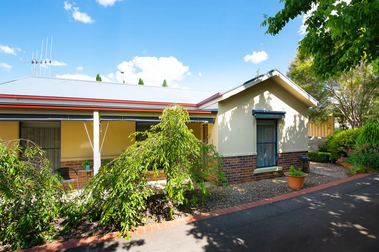 Main view of Homely unit listing, 2/3 Maldon Road, Castlemaine VIC 3450