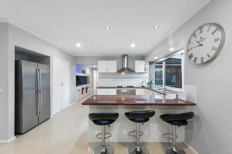 Fifth view of Homely house listing, 2 Dryburgh Place, Hillside VIC 3037