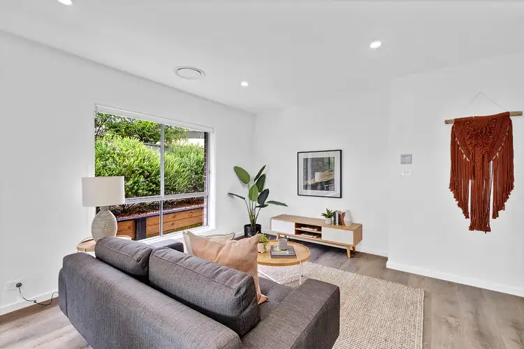 2/10 Lindrum Crescent, Holt ACT 2615