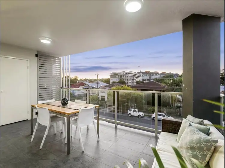 10/28 Carl Street, Woolloongabba QLD 4102