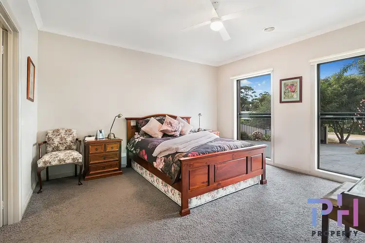 Fifth view of Homely house listing, 5 Fraser Court, Kangaroo Flat VIC 3555
