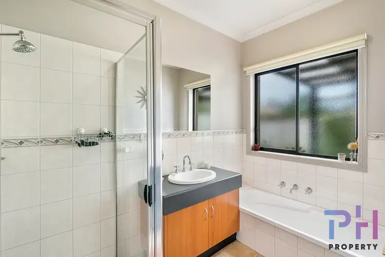 Sixth view of Homely house listing, 5 Fraser Court, Kangaroo Flat VIC 3555