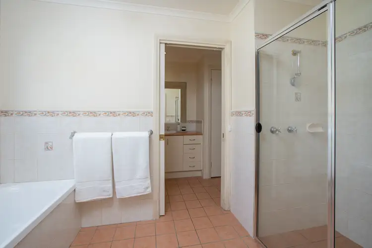 Fifth view of Homely house listing, 8 Amanda Court, Glenroy NSW 2640