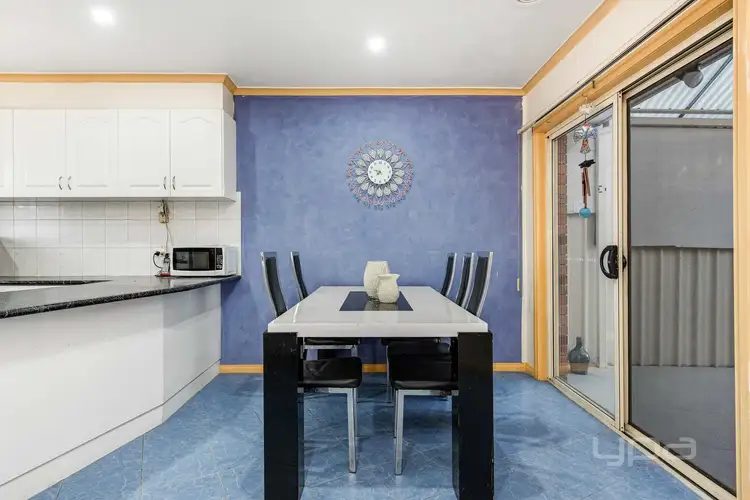 Fifth view of Homely house listing, 21 Columbia Circuit, Broadmeadows VIC 3047