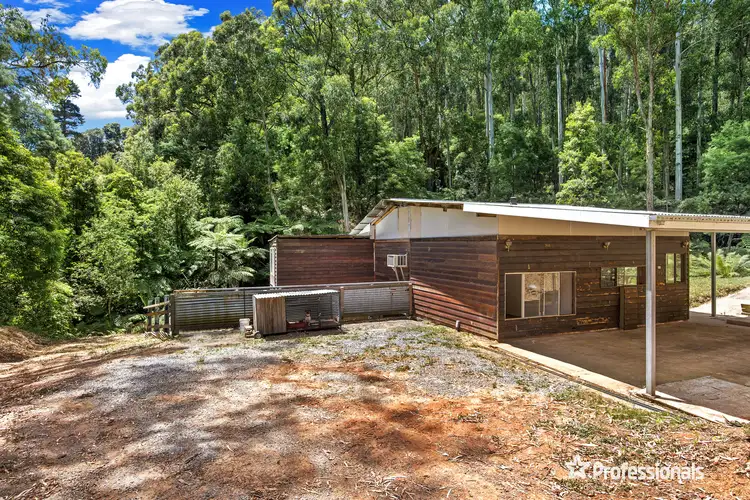 29 Forest Road, Wesburn VIC 3799
