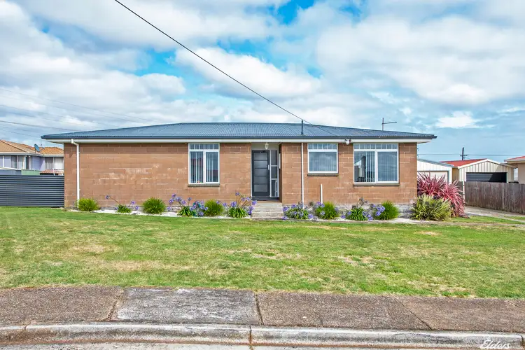 30 Winter Avenue, Upper Burnie TAS 7320