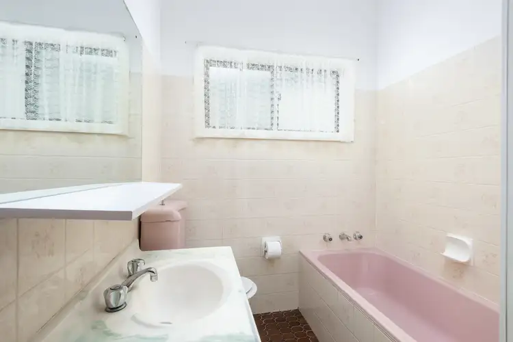 Fifth view of Homely house listing, 6 Dianthus Place, Jannali NSW 2226