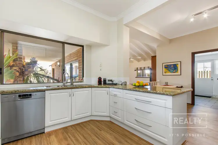 Fifth view of Homely house listing, 33 Robin Avenue, Sorrento WA 6020