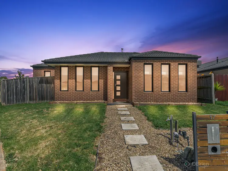 17 Pasadena Boulevard, Clyde VIC 3978