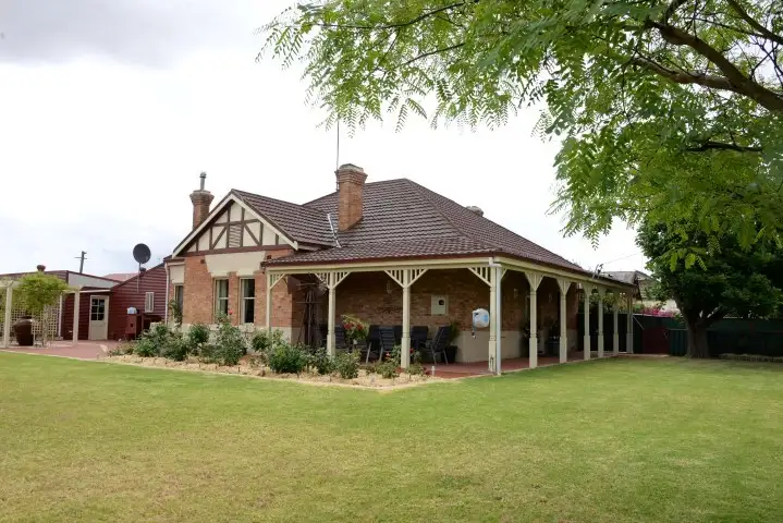 5 Hassell Street, Katanning WA 6317