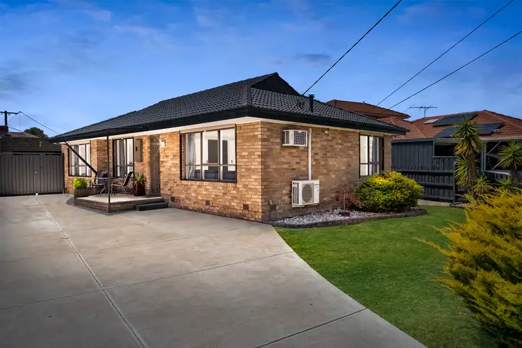 8 Regal Avenue, Thomastown VIC 3074