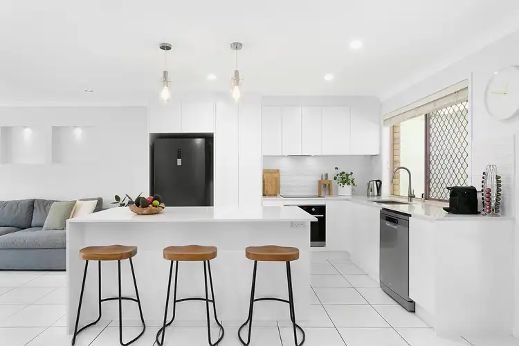 2/3 Featherwood Close, Burleigh Waters QLD 4220