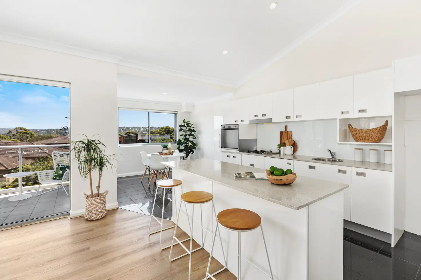 Main view of Homely unit listing, 15/20 Kingsway, Dee Why NSW 2099
