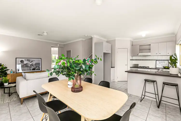 Fifth view of Homely house listing, 7 Highbury Close, Caroline Springs VIC 3023