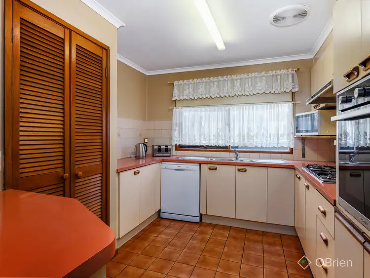Fifth view of Homely house listing, 7 Bowerbird Place, Carrum Downs VIC 3201