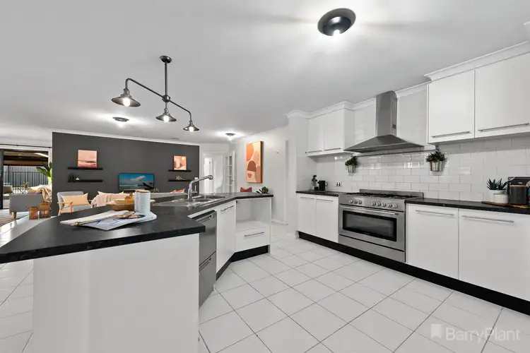 Fifth view of Homely house listing, 5 Grevillea Place, Pakenham VIC 3810