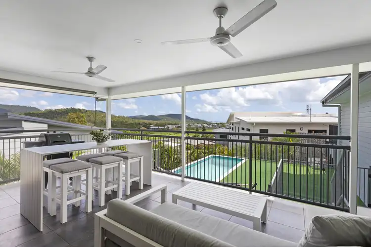 6 Spinnaker Court, Cannonvale QLD 4802