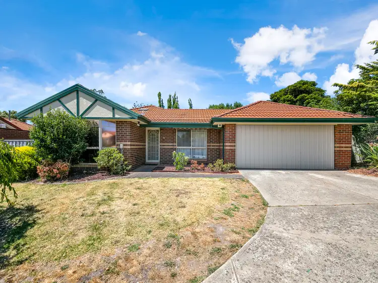 4/8 Monteith Crescent, Endeavour Hills VIC 3802