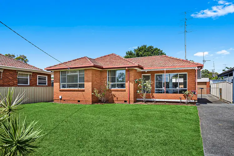 5 Craig Crescent, Dapto NSW 2530