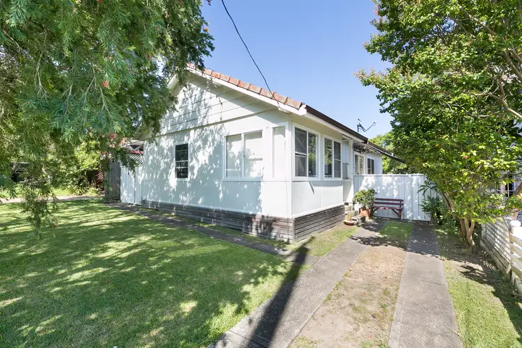 17 Kenneth Avenue, Kirrawee NSW 2232