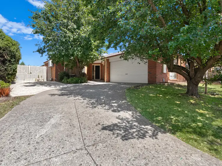 63 Earlsfield Drive, Berwick VIC 3806